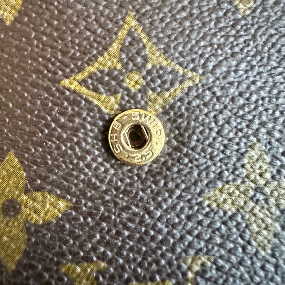 Louis Vuitton Monogram Bifold Wallet - Picture 12 of 16